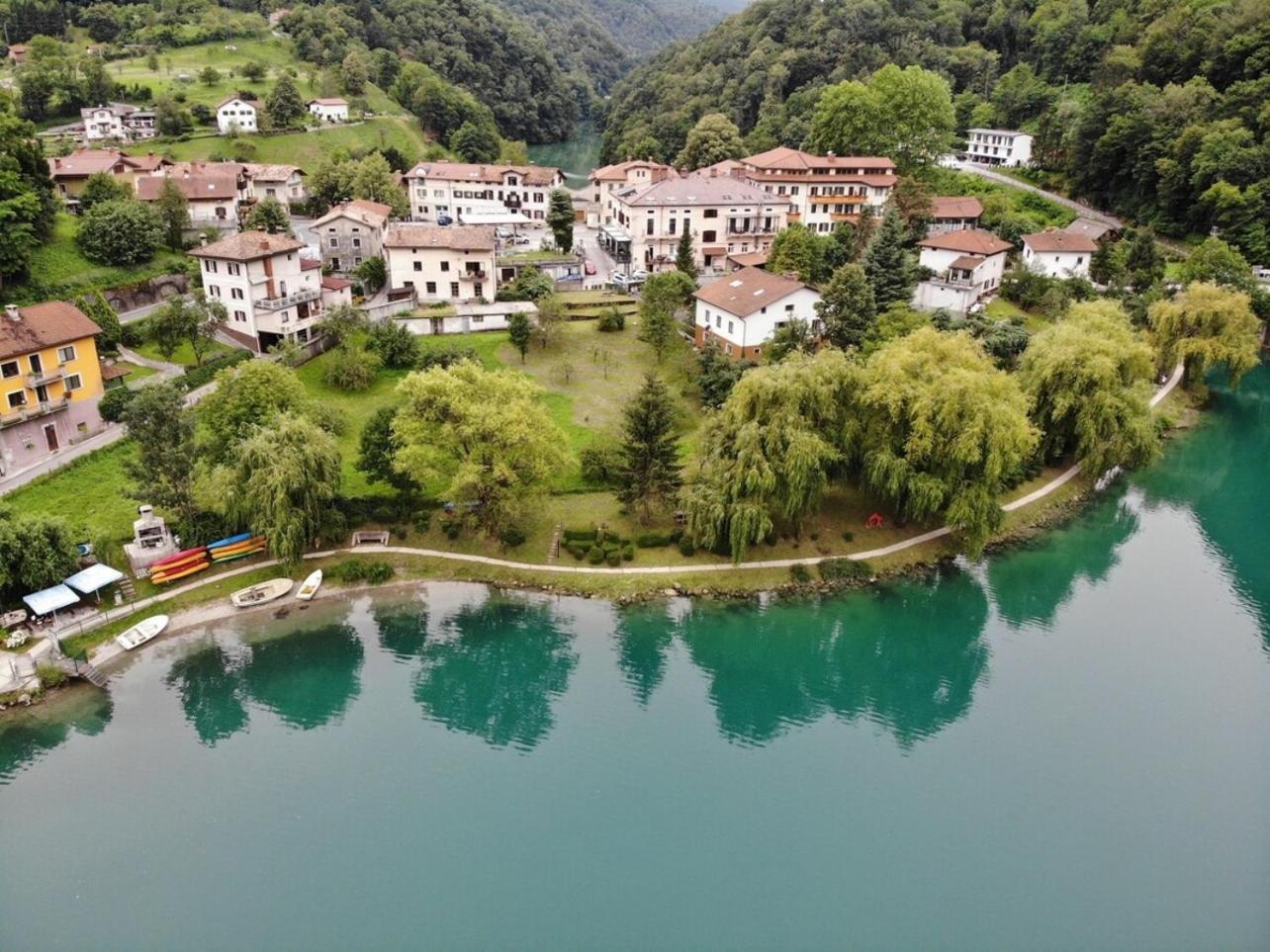 Vila Labod, Unique Villa At The Lake Most na Soči Exteriör bild